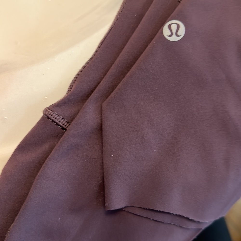 Lululemon Sz 4 Cropped Leggings -side pockets - Picture 6 of 10